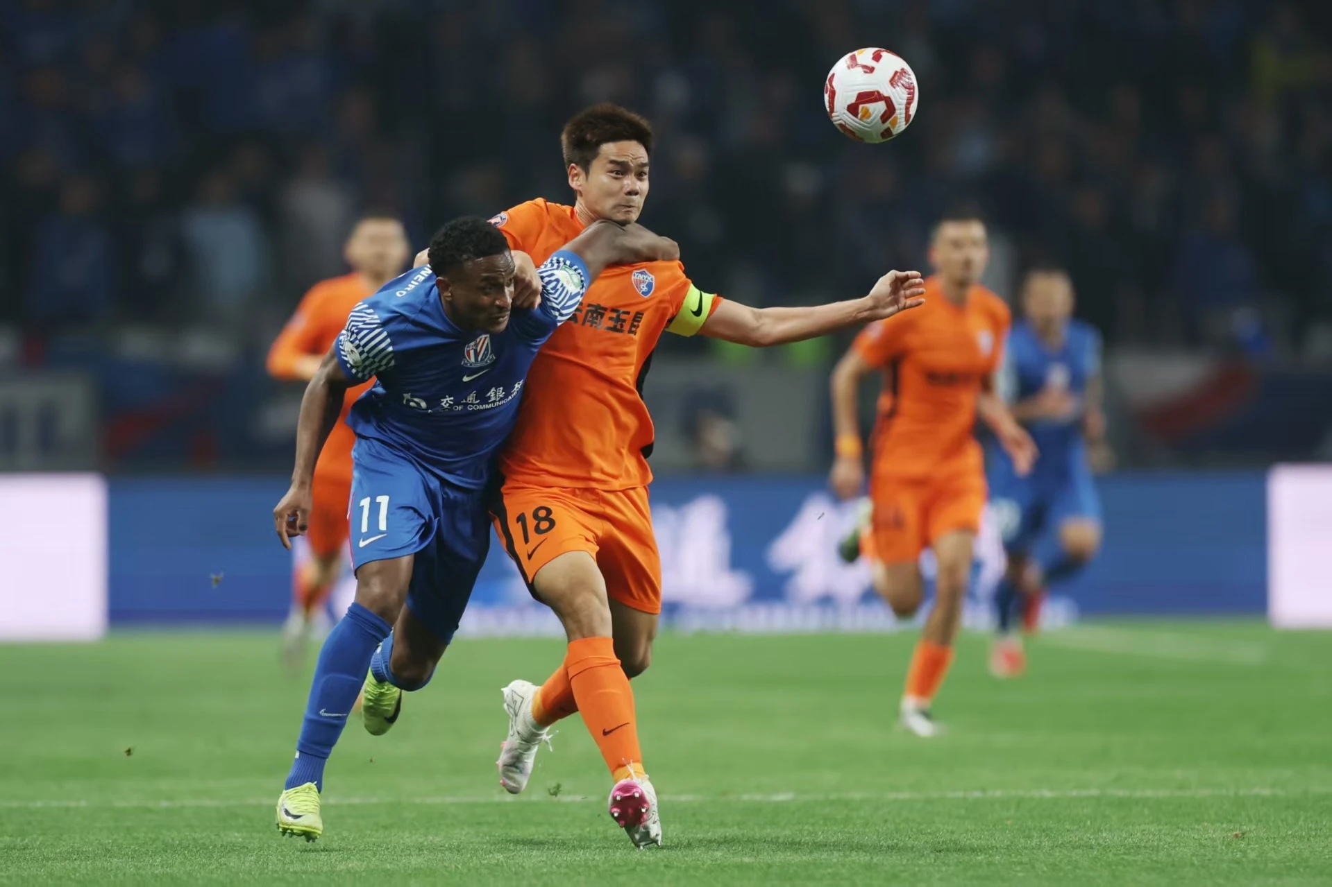 关于上海申花迎社区盾关键赛，国际比赛日状态回暖，球迷炸锅，医务组通报恢复的信息